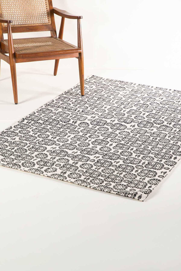 Tamara Printed Rug (Black And White)