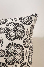PRINT & PATTERN CUSHIONS Tamara Black And White Cushion Cover (46 Cm X 46 Cm)