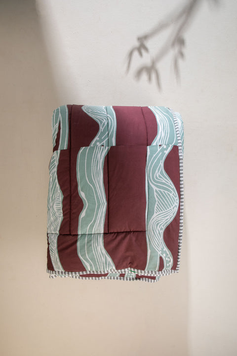 Puzzikoli Shadow Grape Quilt