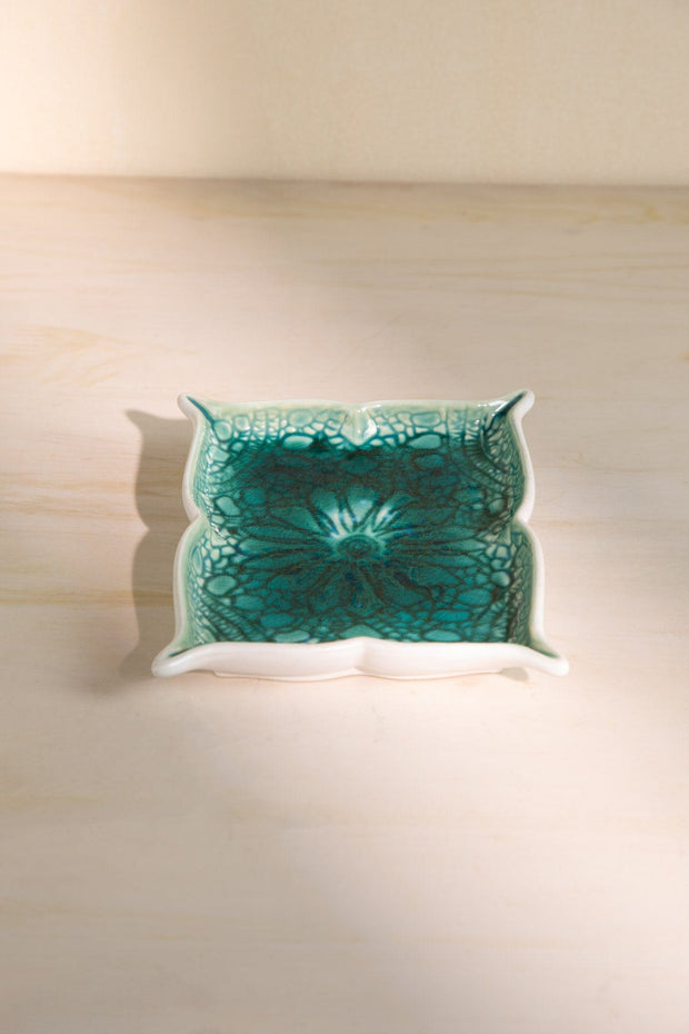 10000017408 MIDORI SHAPED PLATTER EMERALD GREEN
