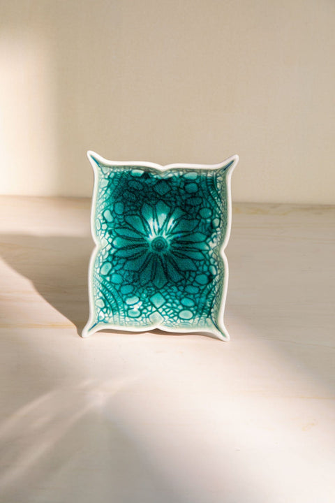 10000017408 MIDORI SHAPED PLATTER EMERALD GREEN