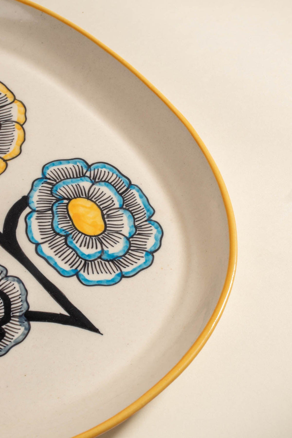 10000017411 TULUKKA OVAL PLATTER MUSTARD YELL