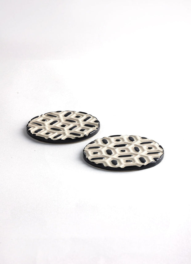 10000017440 FRET COASTERS (SET OF 2) BLACK  WHITE