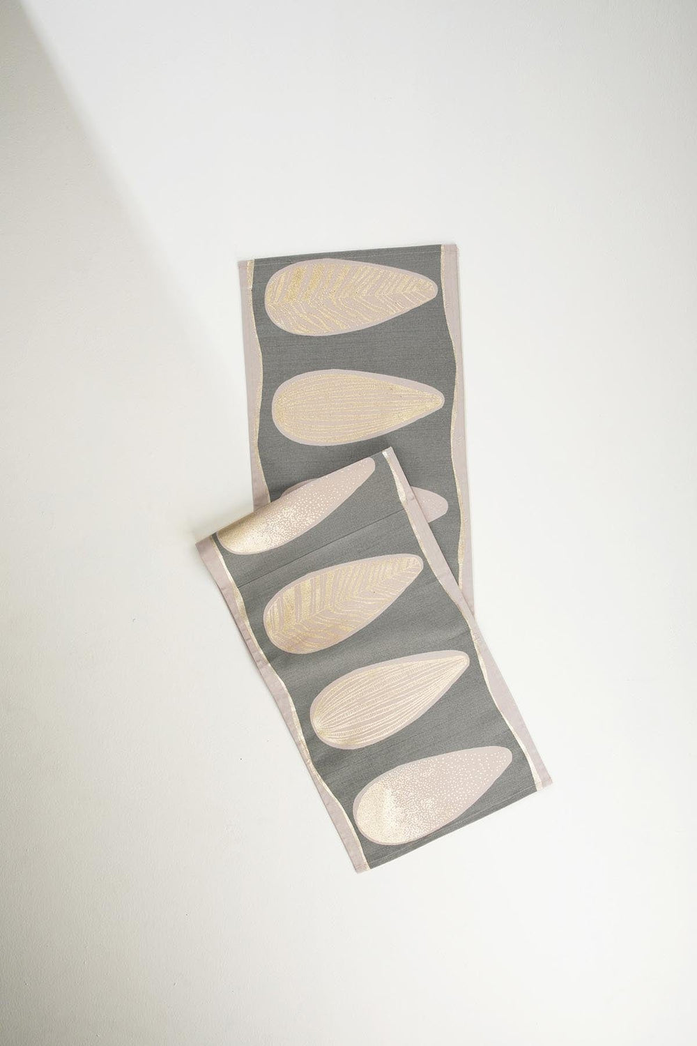 10000017486 KUPPI TABLE RUNNER MISTY GOLD