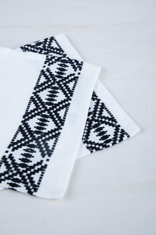 10000017500 AATTUR COCKTAIL NAPKIN (SET OF 4) BLACK  WHITE