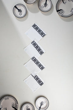 Aattur Black And White Cocktail Napkin (Set Of 4)