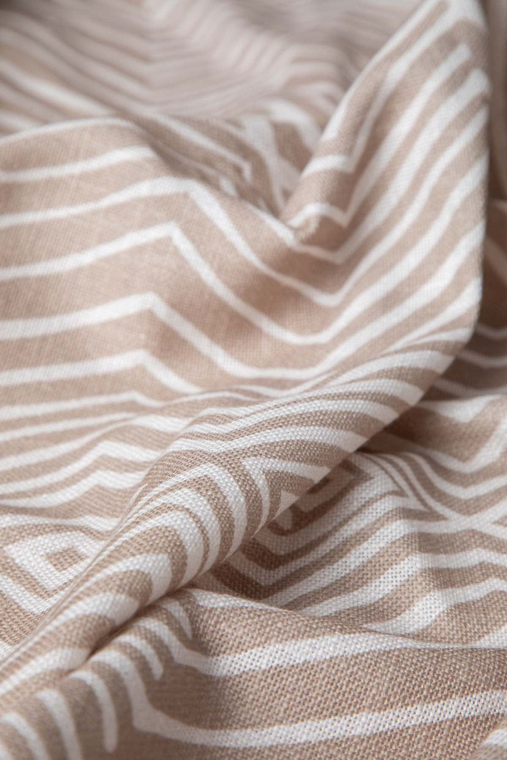 10000017510 DIAMOND PRINTED HEAVY FABRIC BEIGE