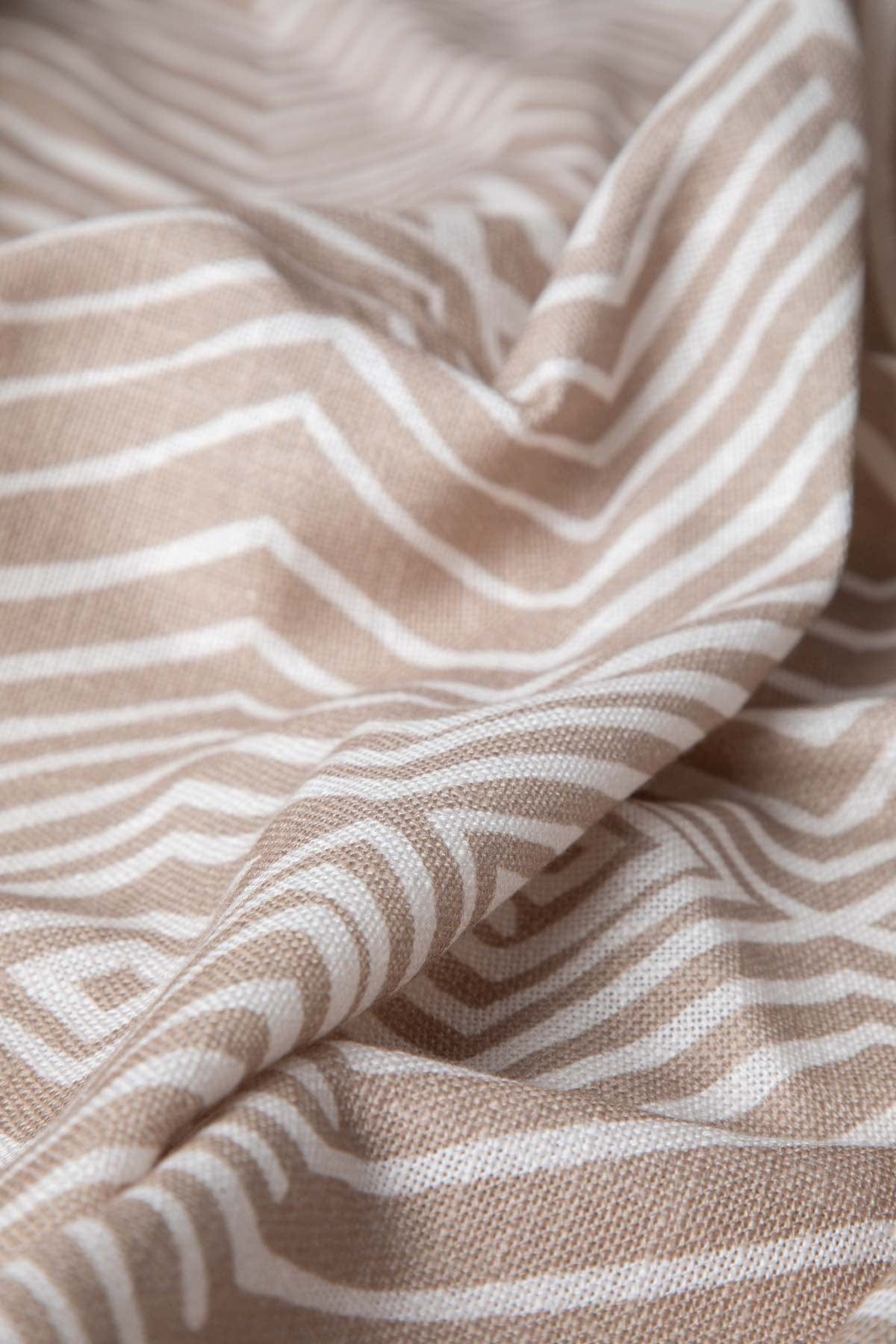 10000017510 DIAMOND PRINTED HEAVY FABRIC BEIGE