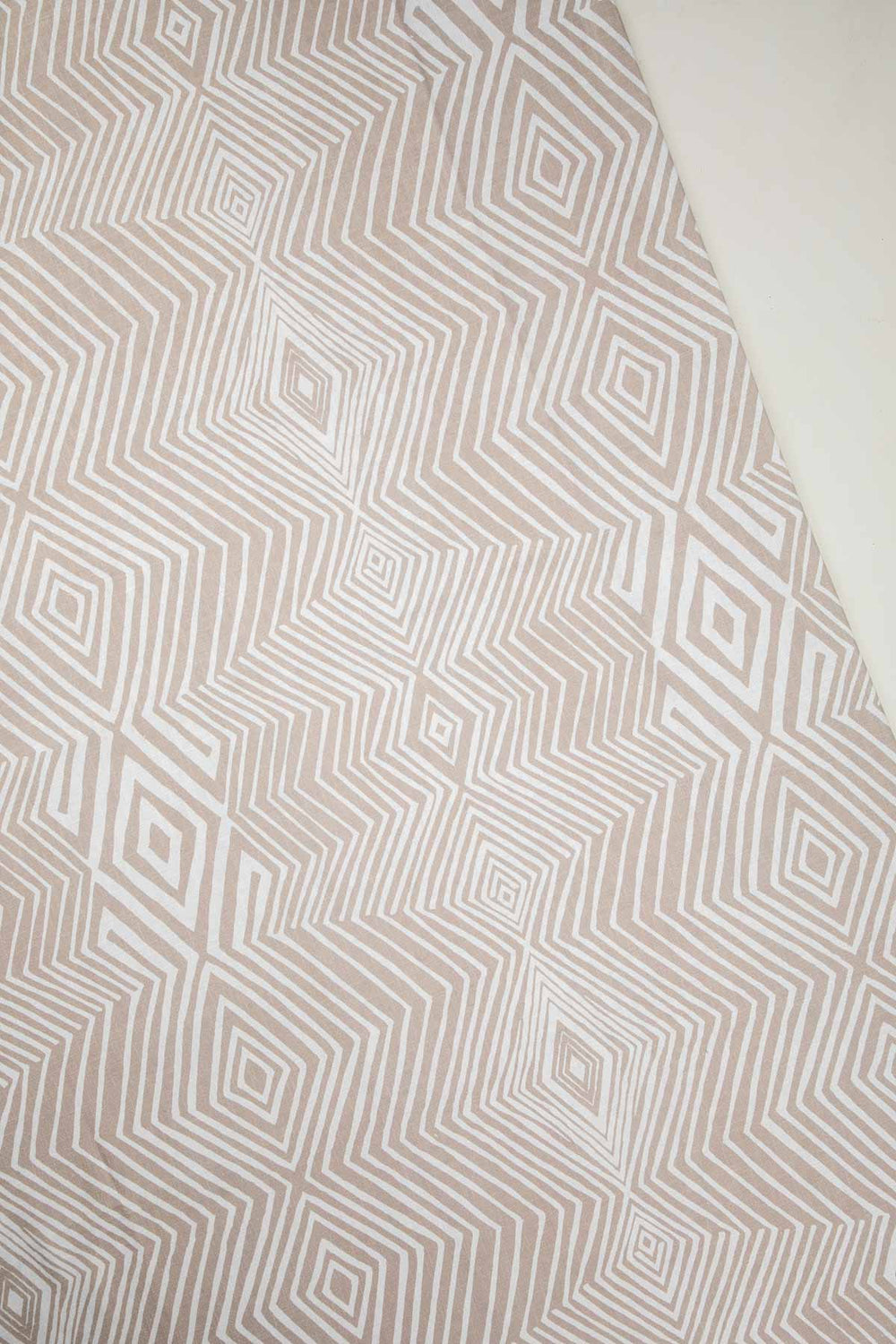 10000017510 DIAMOND PRINTED HEAVY FABRIC BEIGE