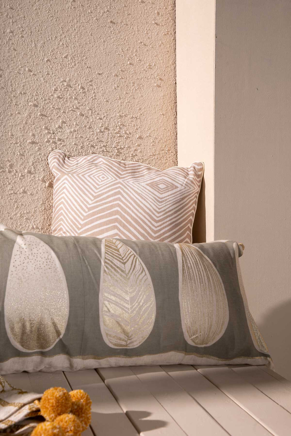 10000017558 KUPPI CUSHION COVER BEIGE GOLD