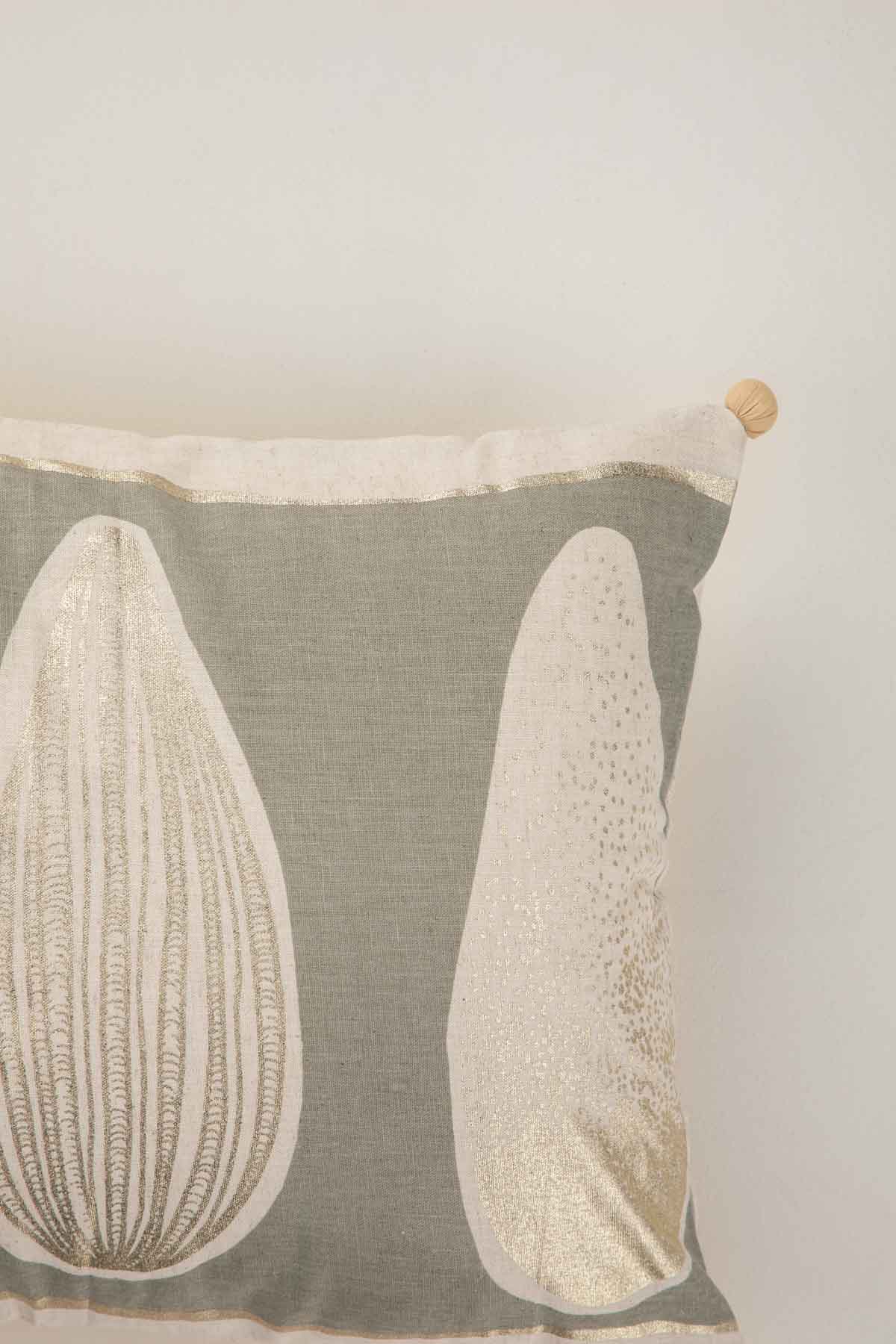10000017558 KUPPI CUSHION COVER BEIGE GOLD