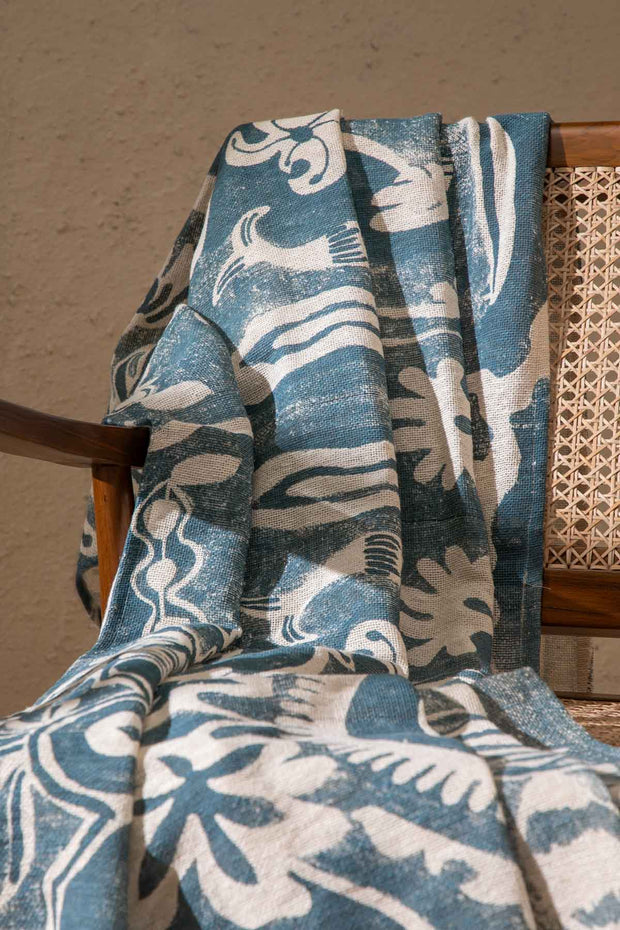 10000017566 MADELLION THROW SOFT INDIGO