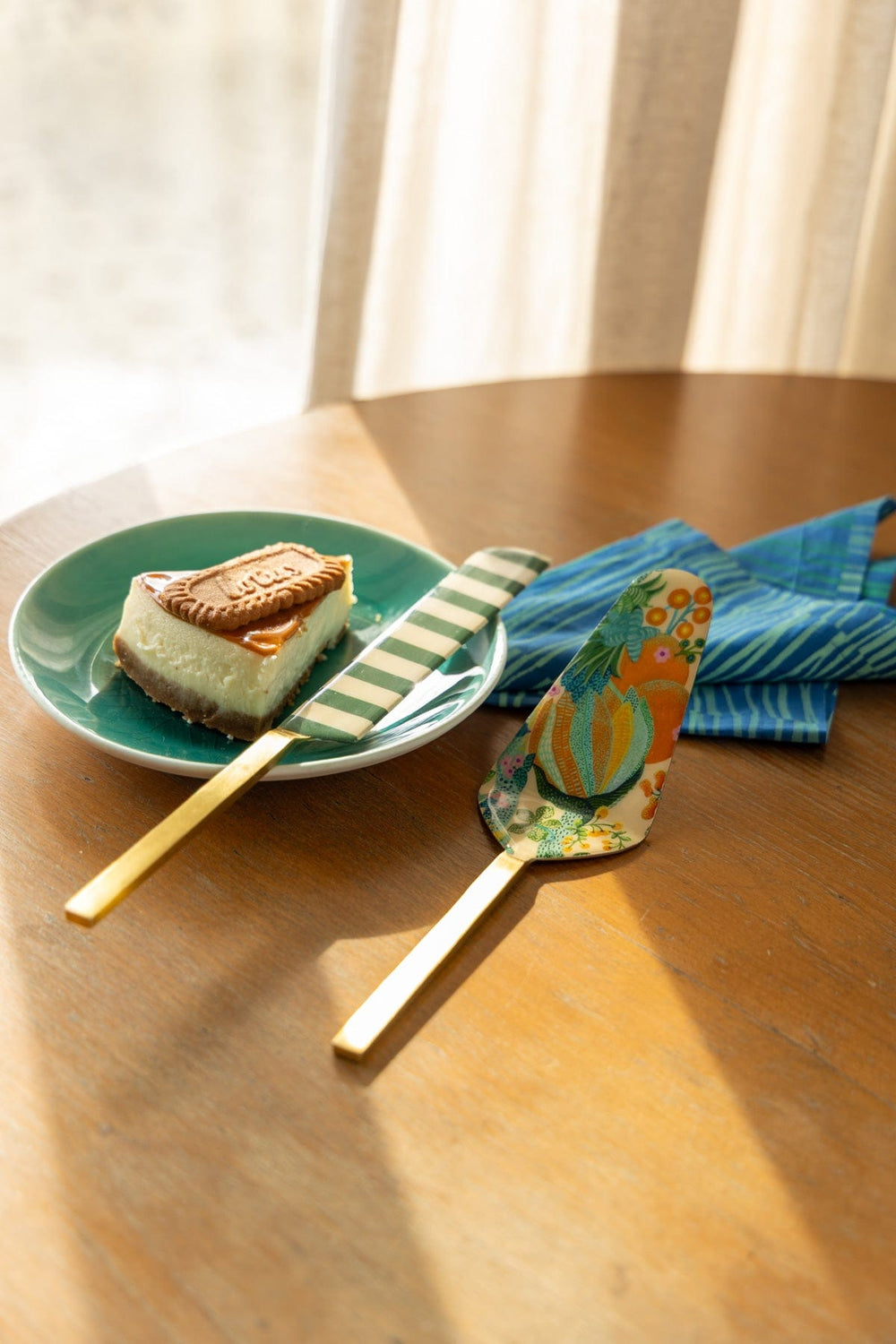 10000017575 KEORA STRIPER CAKE SERVER (SET OF 2) HONEY BLOOM