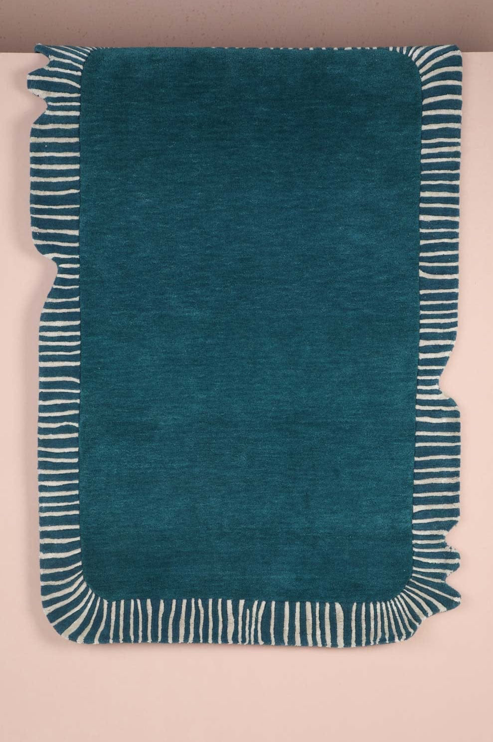 10000017743 PILLAR TUFTED SHAPED WOVEN RUG WATER BLUE
