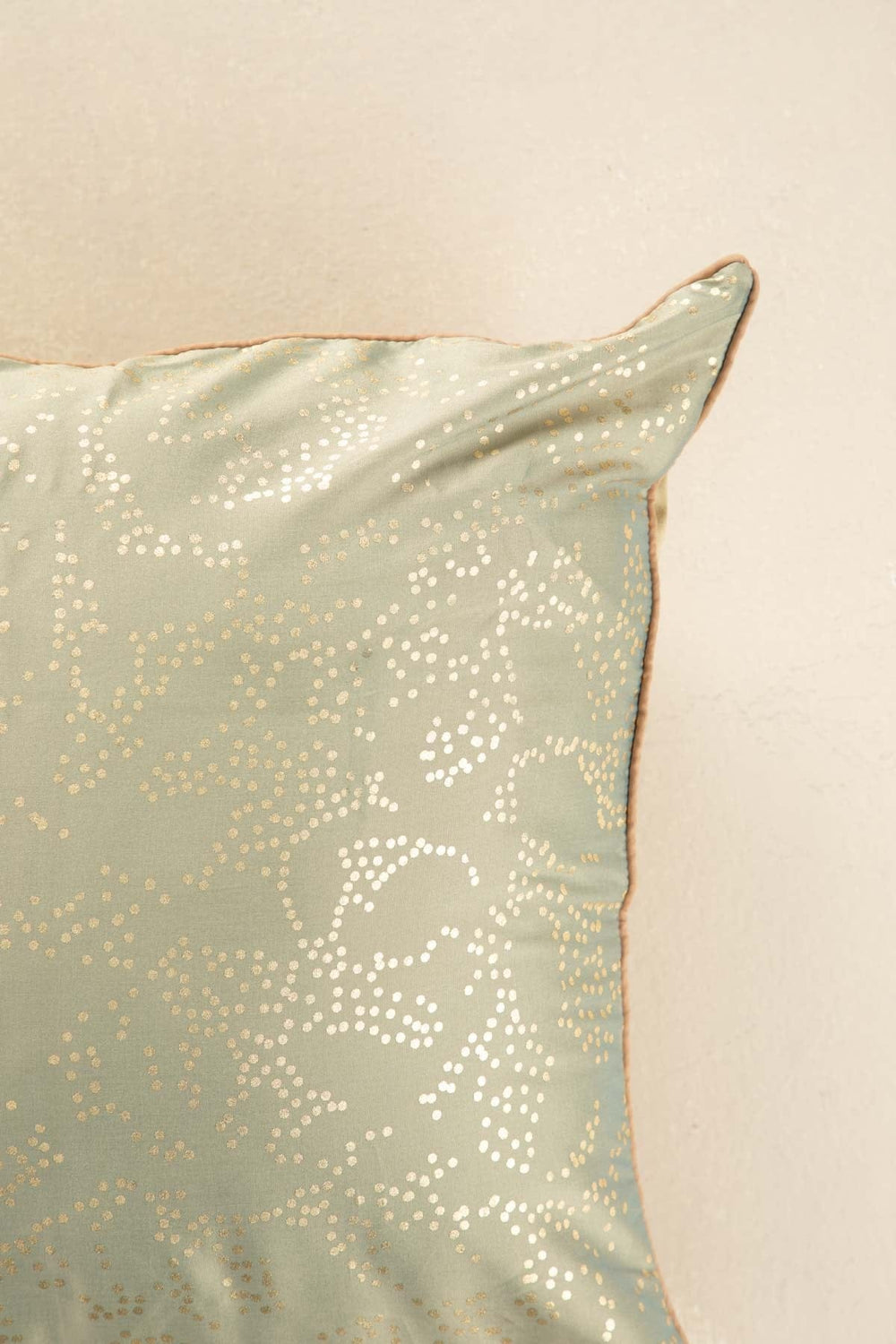 10000017813 KABINI STARS CUSHION COVER MISTY GOLD