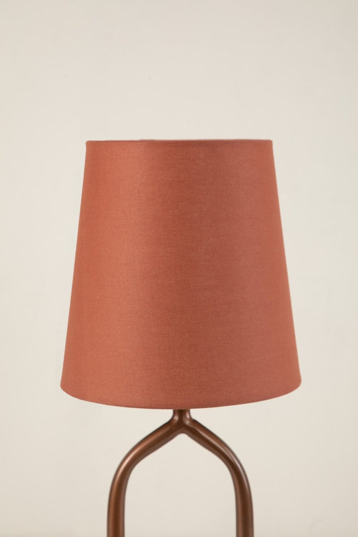 10000017890 SOLID TAPER TINY RUST RED