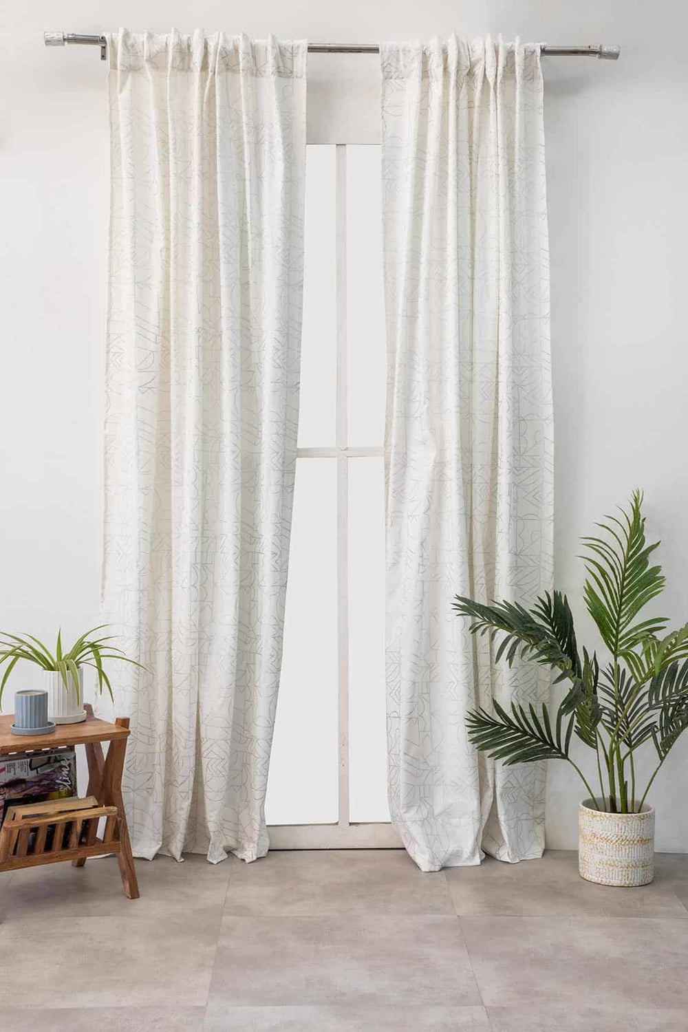 Wireframe Cotton Fabric And Curtains (White And Silver)