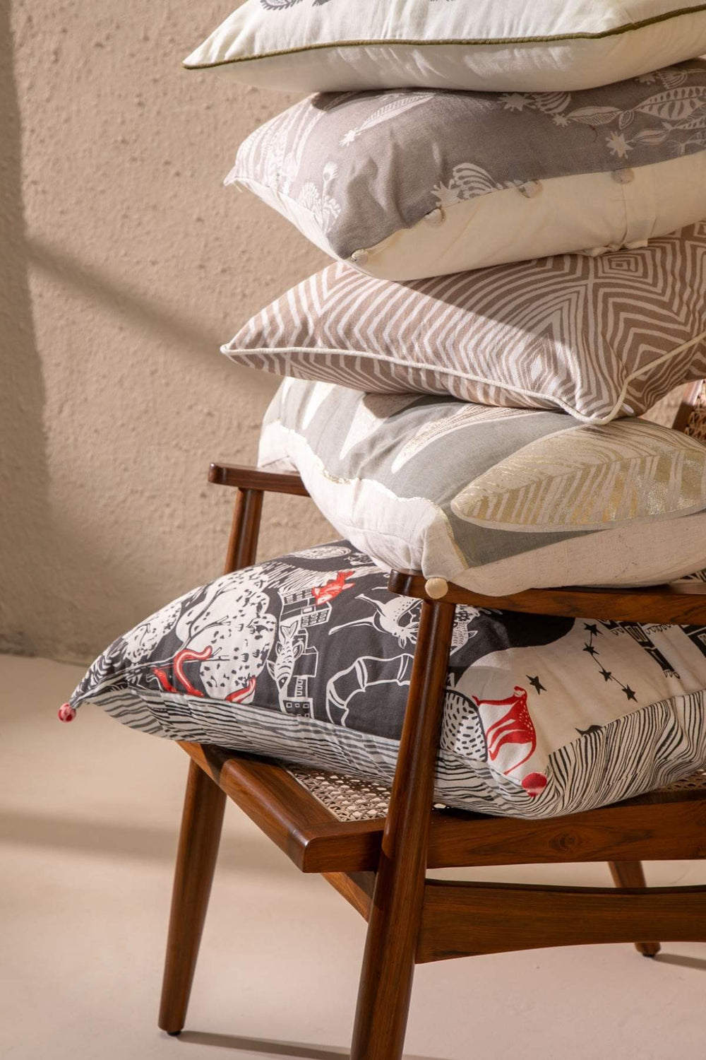 PRINT & PATTERN CUSHIONS Diamond Beige Cushion Cover (46 X 46 Cm)