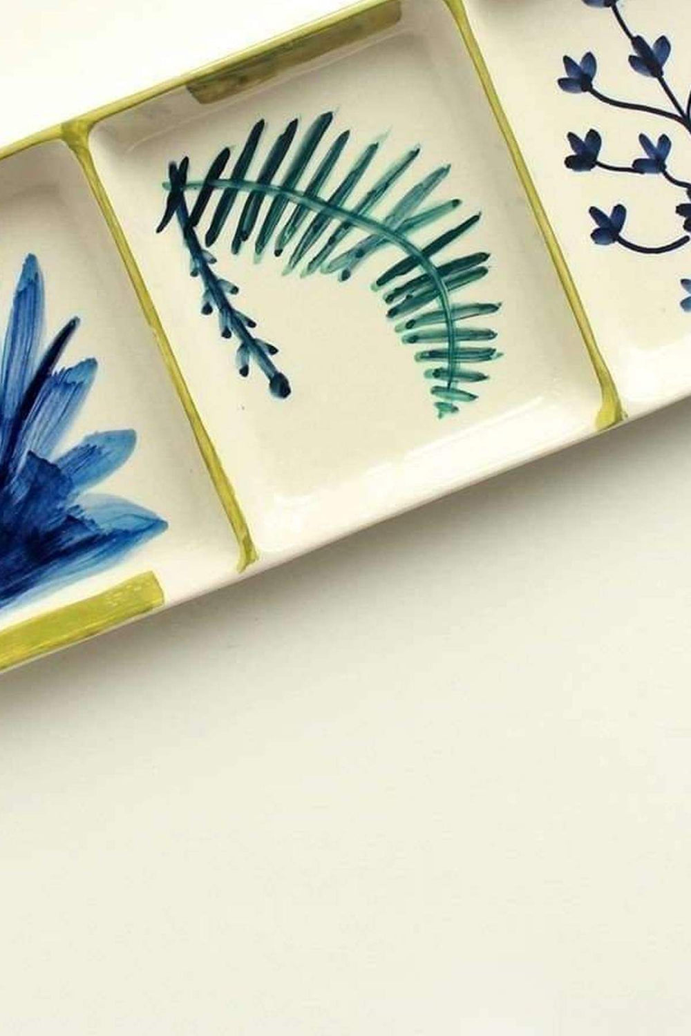 SERVING PLATTERS Wonderland Ceramic Three Part Server