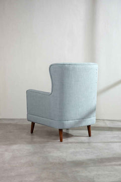 Upholstered Bundle Bluez Accent Chair in Raffia Misty Grey Fabric