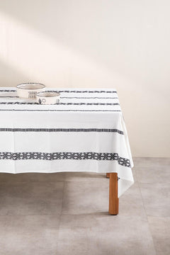 Aattur Black And White Table Cover