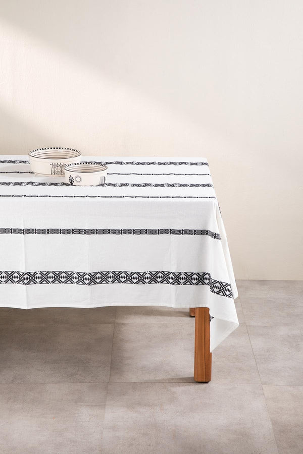 Aattur Black And White Table Cover