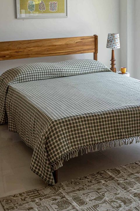 SOLID & TEXTURED BEDCOVERS Anjur Woven Cotton Bedcover (Black And White)