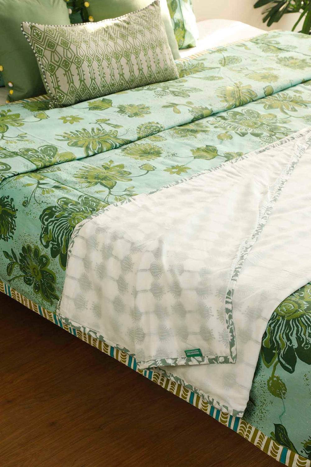 PRINT & PATTERN DOHARS Aphim Dohar (Malmal And Cotton Cambric)