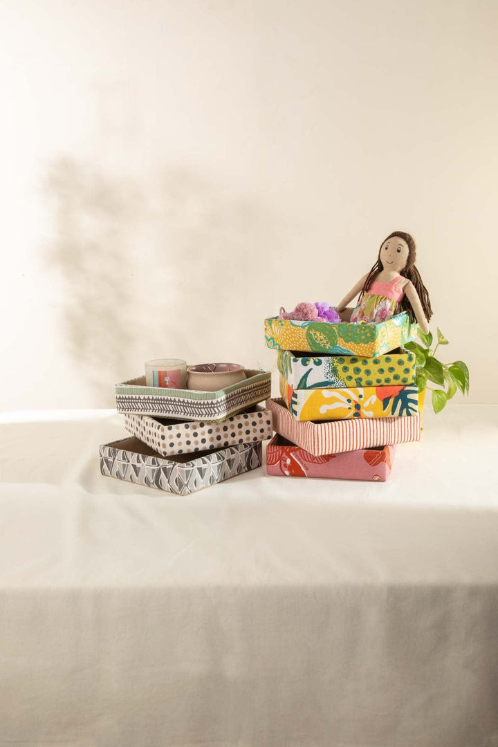 BASKETS & TRAYS Assorted Square Fabric Storage Box