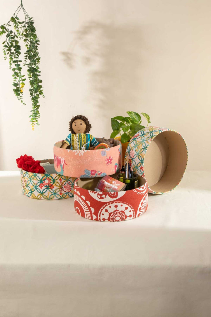 BASKETS & TRAYS Assorted Round Fabric Storage Box