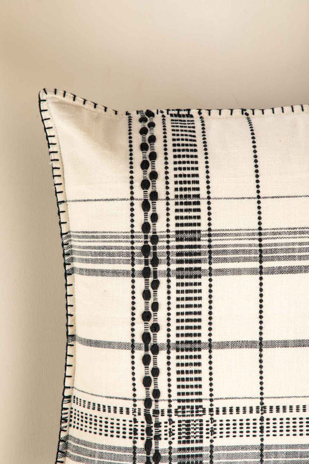 SOLID & TEXTURED CUSHIONS Big Checks Cushion Cover (50 Cm X 50 Cm)