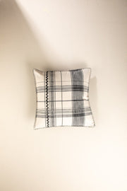 SOLID & TEXTURED CUSHIONS Big Checks Cushion Cover (50 Cm X 50 Cm)