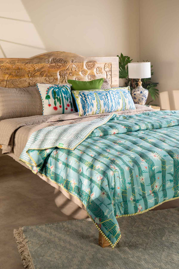 PRINT & PATTERN QUILTS Brahmakamal Aqua Blue Quilt