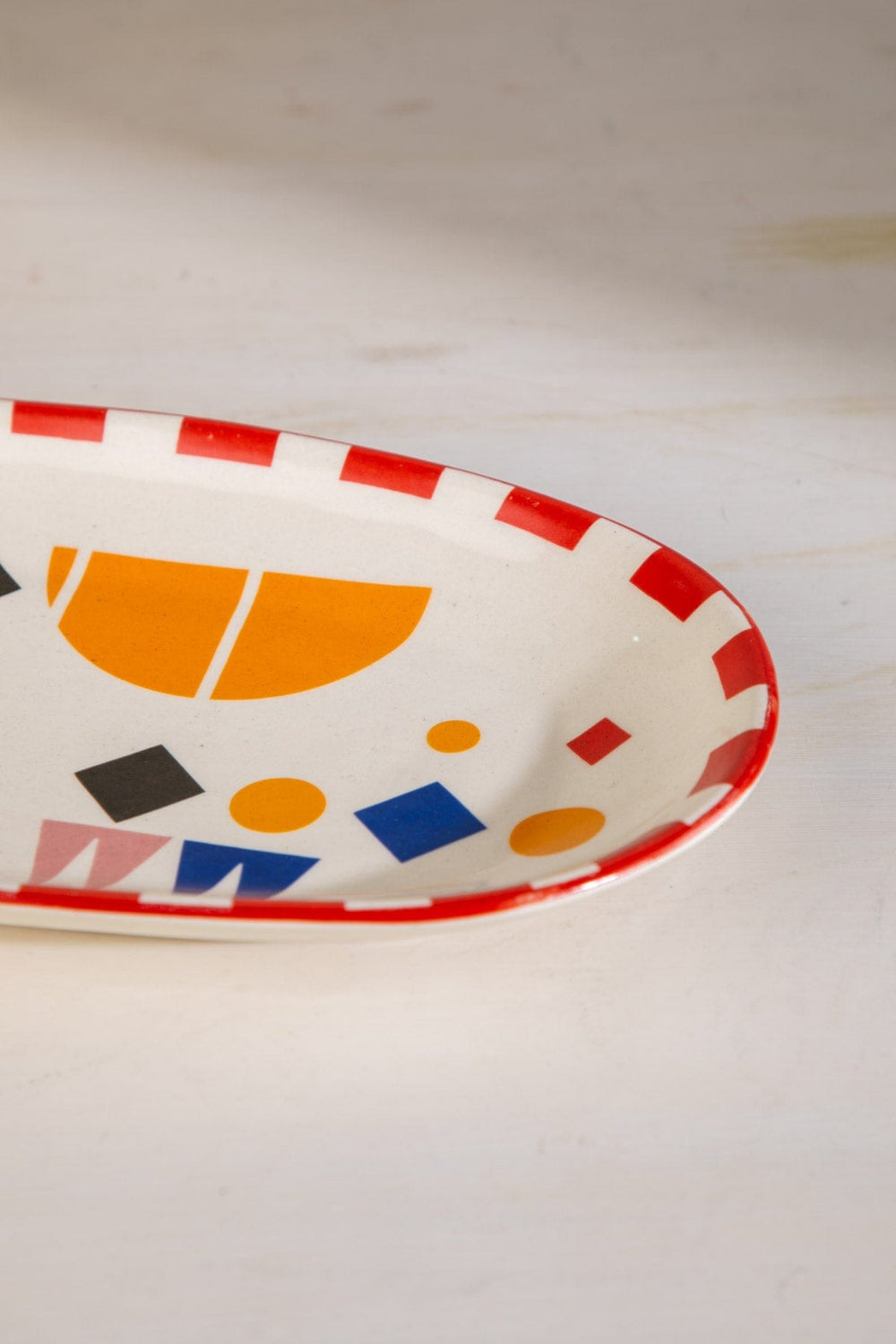 WALL PLATES Circle Of Joyee Ceramic Oval Wall Plate