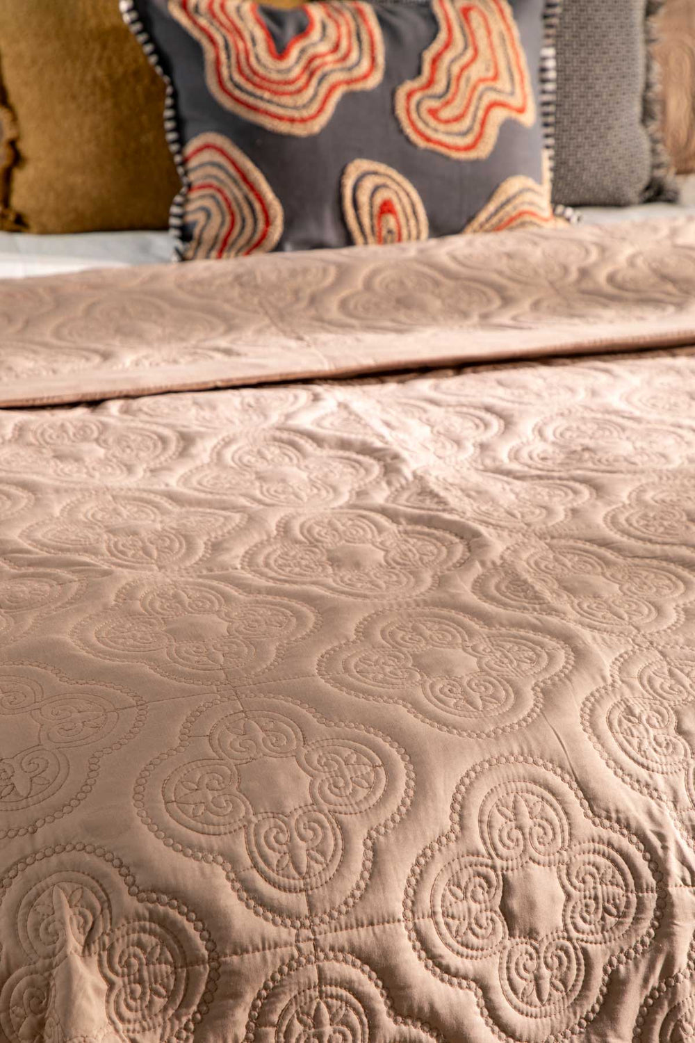 SOLID & TEXTURED BEDCOVERS Clover Beige Quilted Bedcover