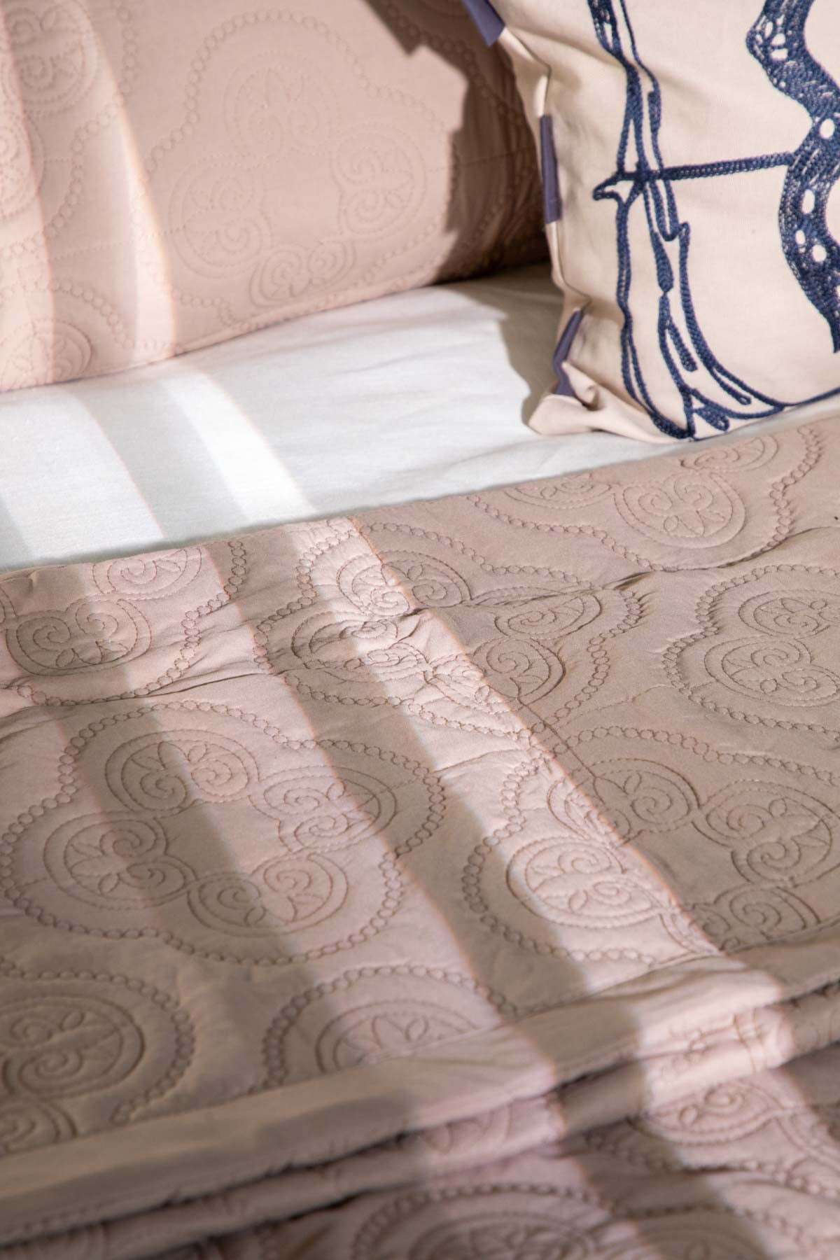 SOLID & TEXTURED BEDCOVERS Clover Beige Quilted Bedcover