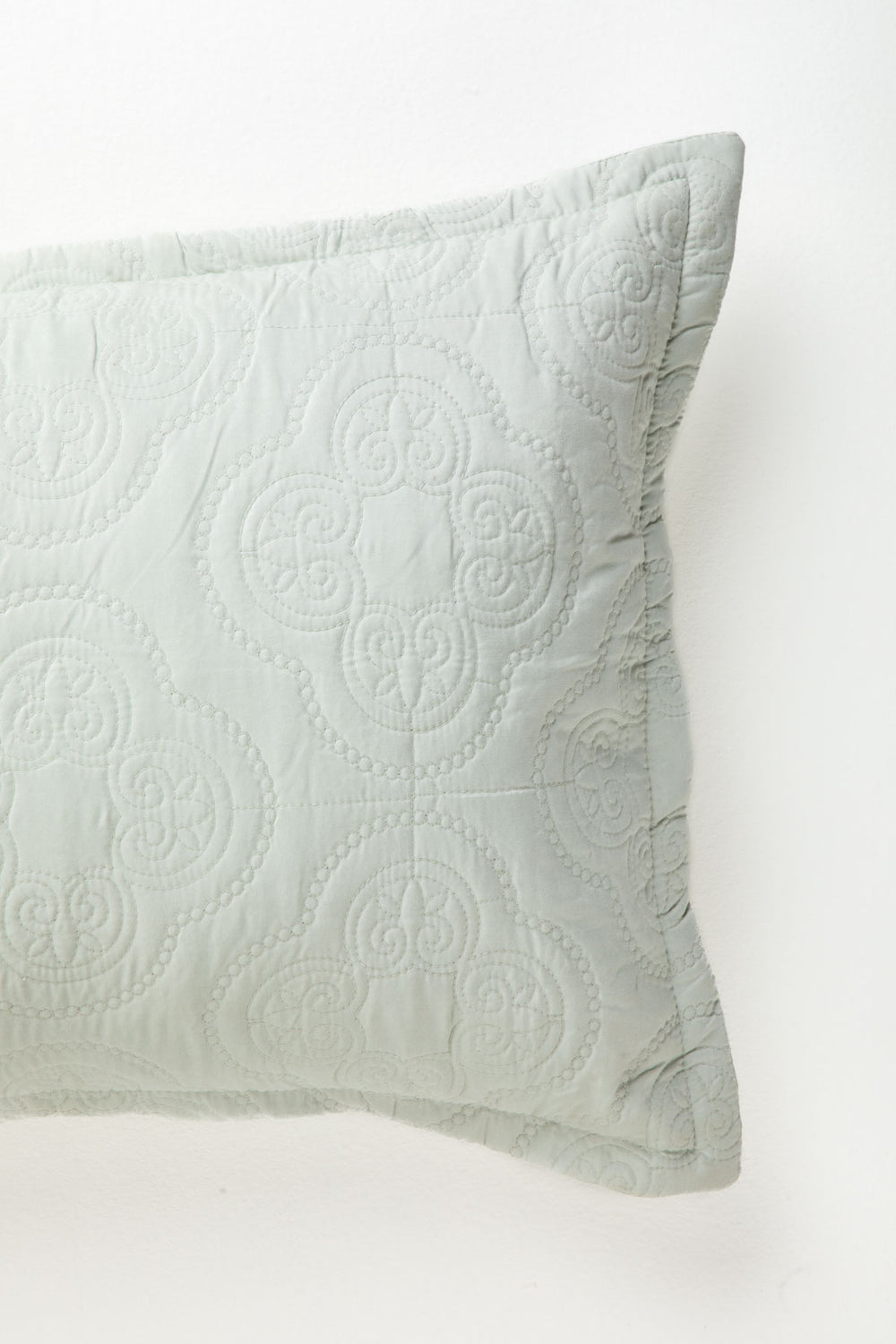 PILLOWS & SHAMS Clover Ivory Pillow Cover Set (Set of 2)