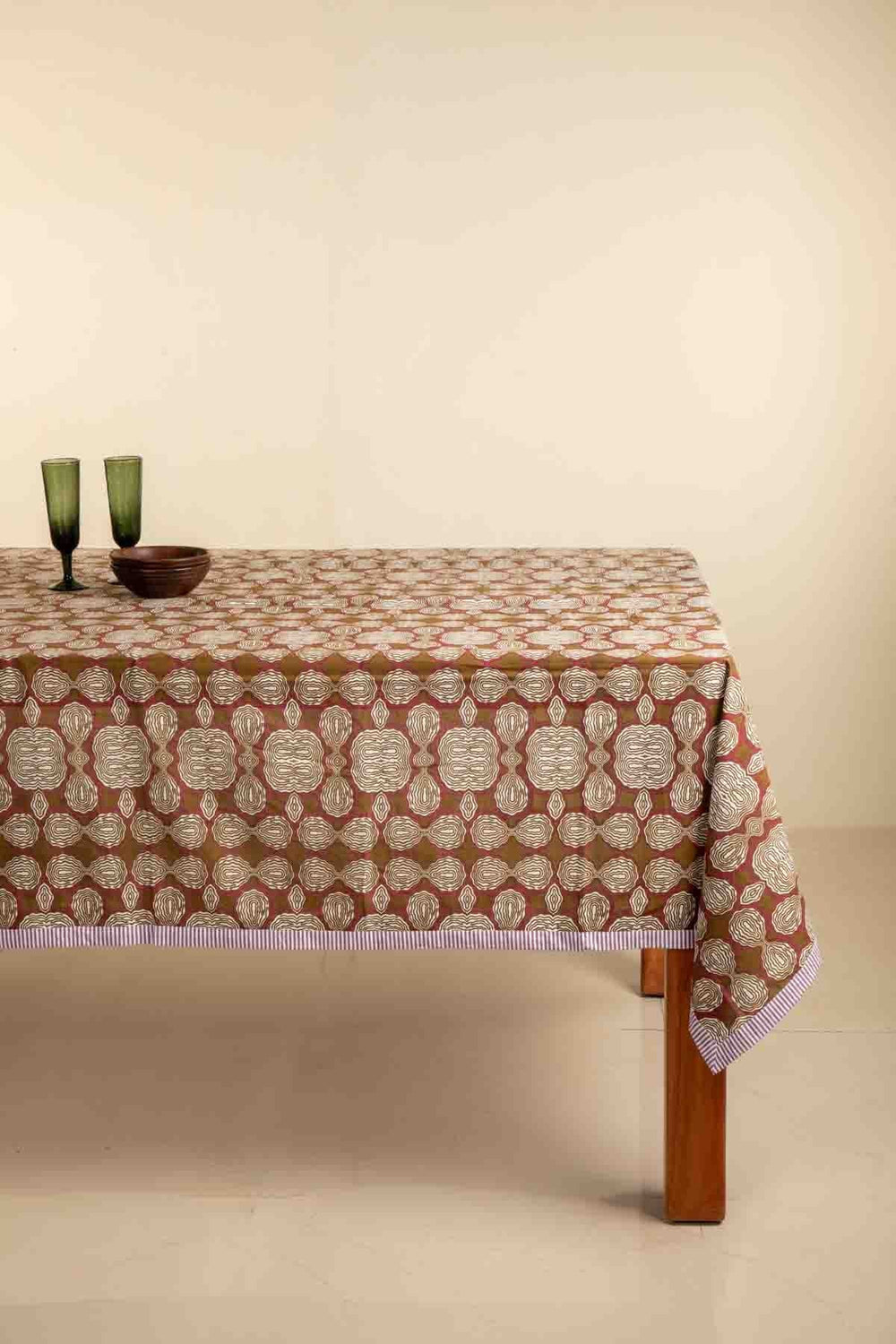 Dve Tobacco Table Cover
