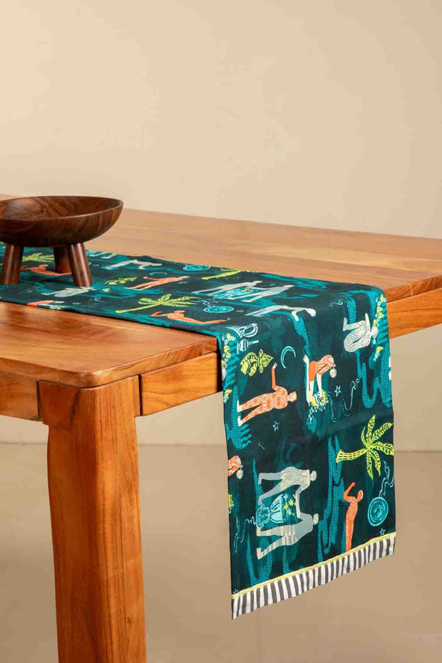 TABLE RUNNERS Fragrant Journey Lucid Teal Table Runner