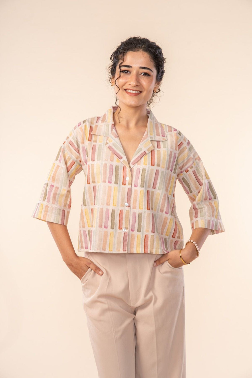 TOPS Geo Blocks Crop Top (Sand Lines)