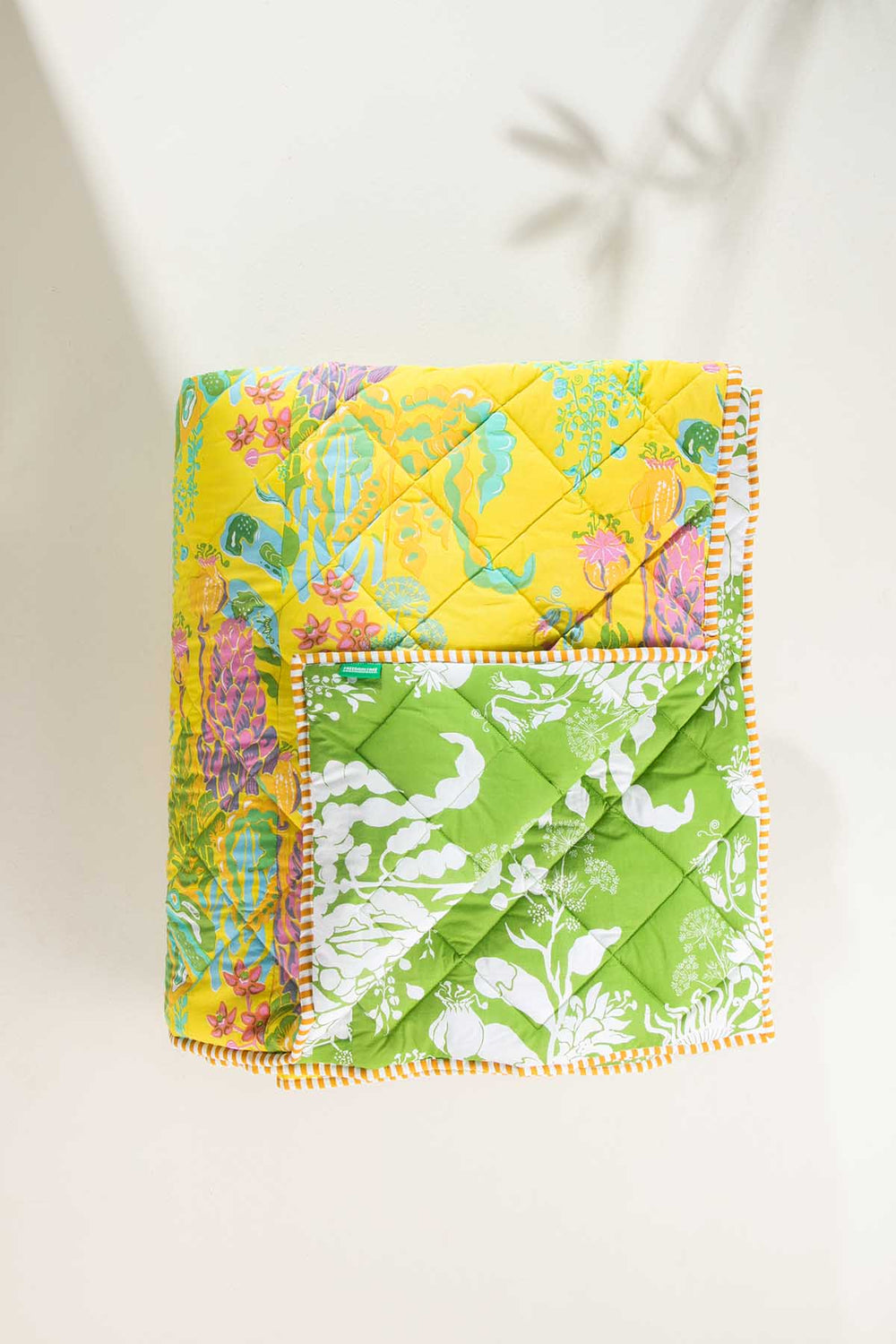 PRINT & PATTERN QUILTS Kachnar Yellow Fields Quilt