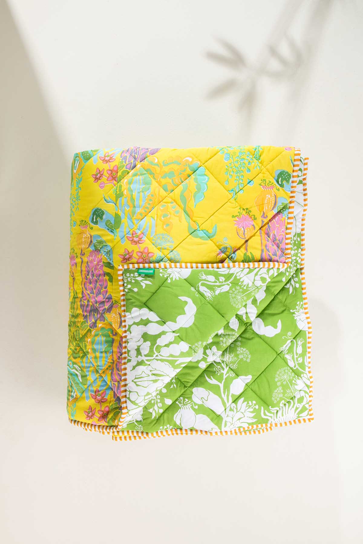 PRINT & PATTERN QUILTS Kachnar Yellow Fields Quilt