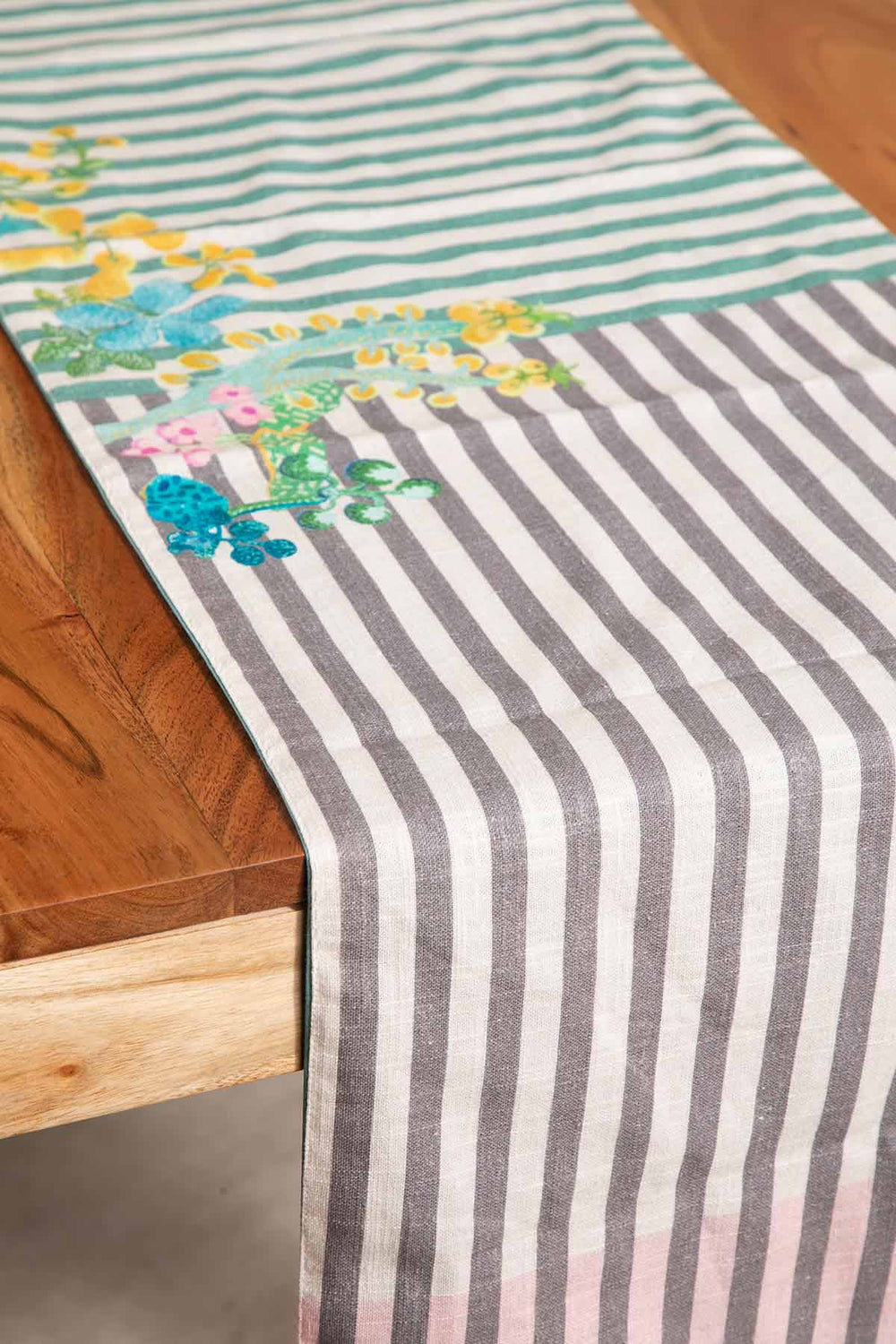 TABLE RUNNERS Keora Stripers  Honey Bloom Table Runner