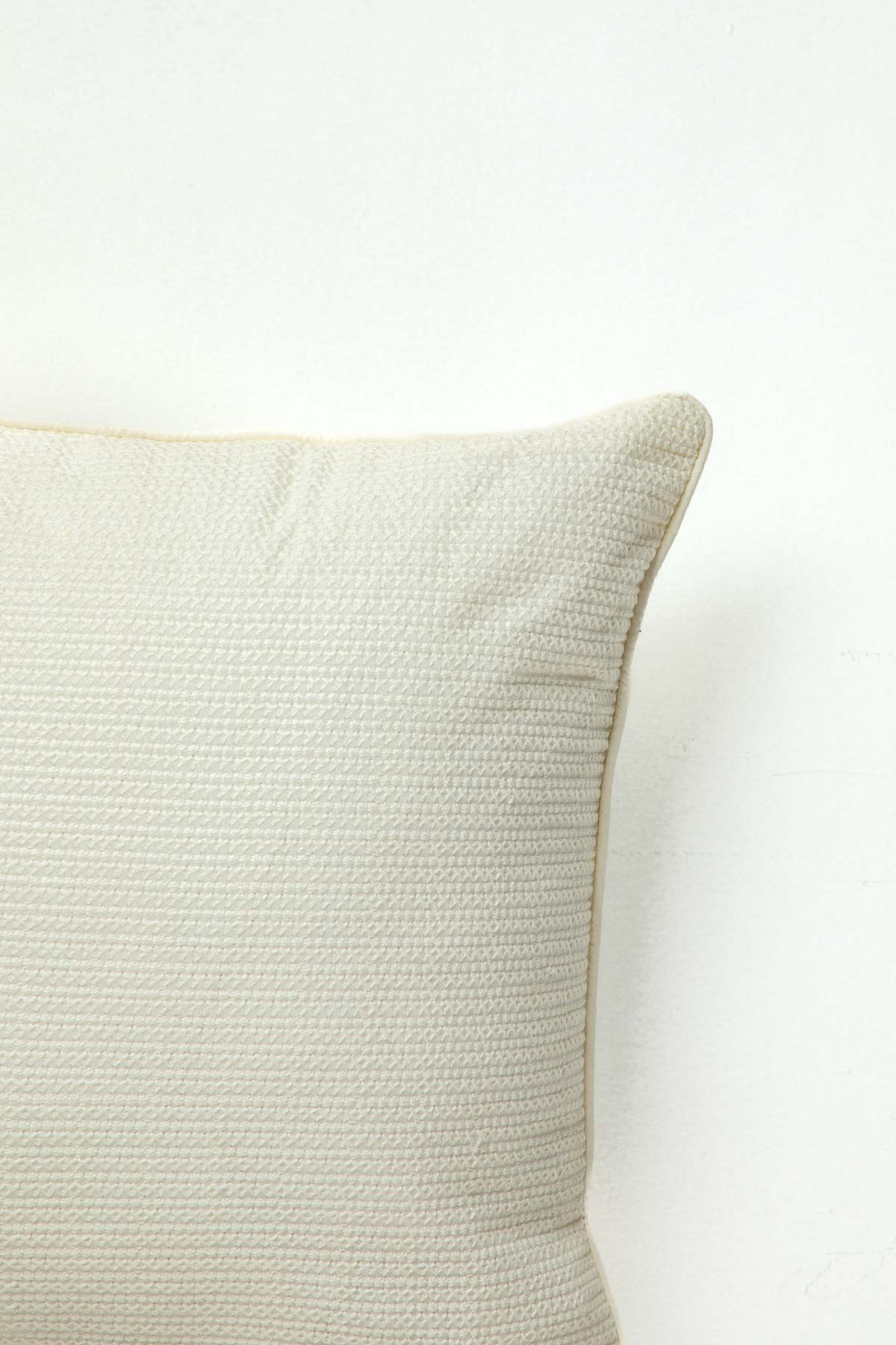 SOLID & TEXTURED CUSHIONS Kufri Off White Cushion Cover (46 X 46 Cm)