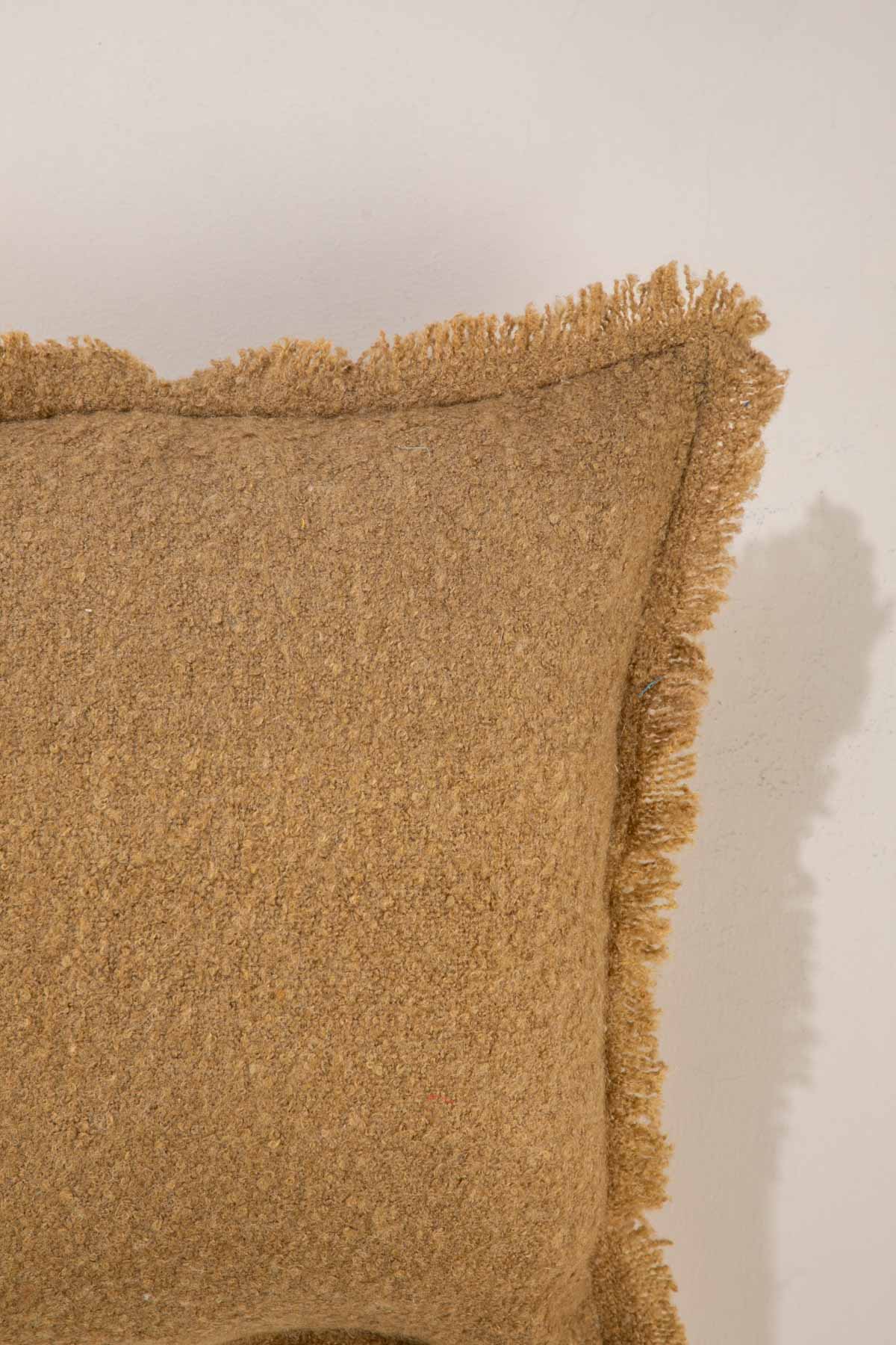 SOLID & TEXTURED CUSHIONS Kufri Tobacco Leaf Cushion Cover (46 X 46 Cm)
