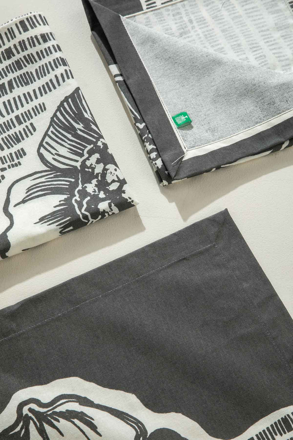 NAPKINS Kuru  Charcoal Dinner Napkin