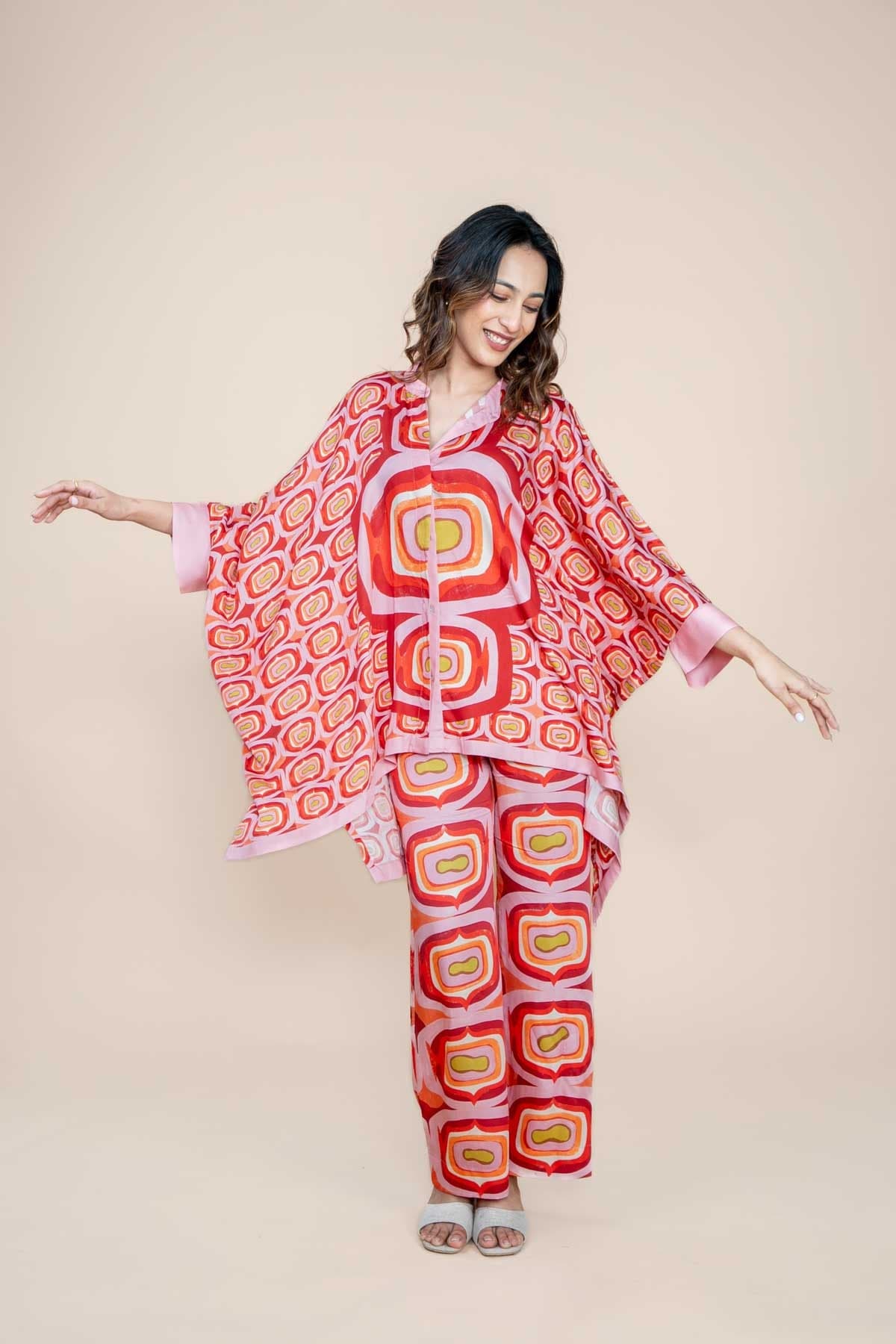 TOPS Landfall Ogee Kaftan Shirt (Mineral Red)