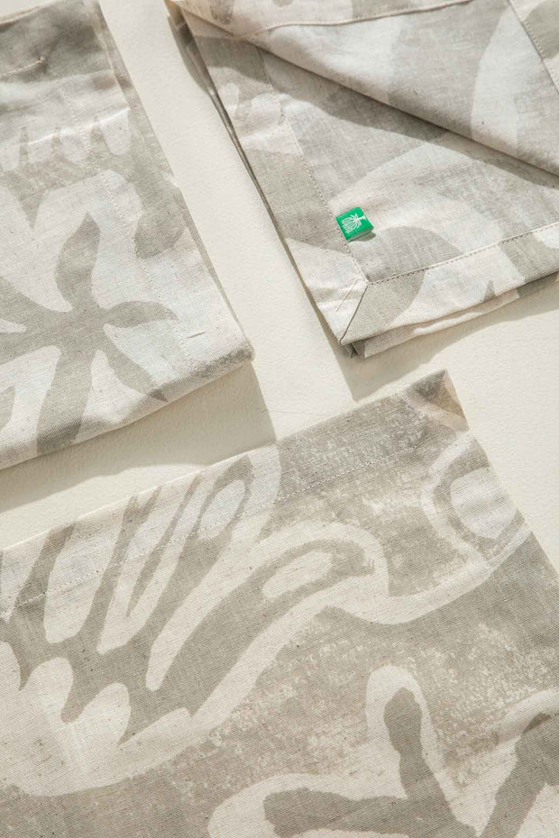 NAPKINS Madellion Tree Taupe Dinner Napkin