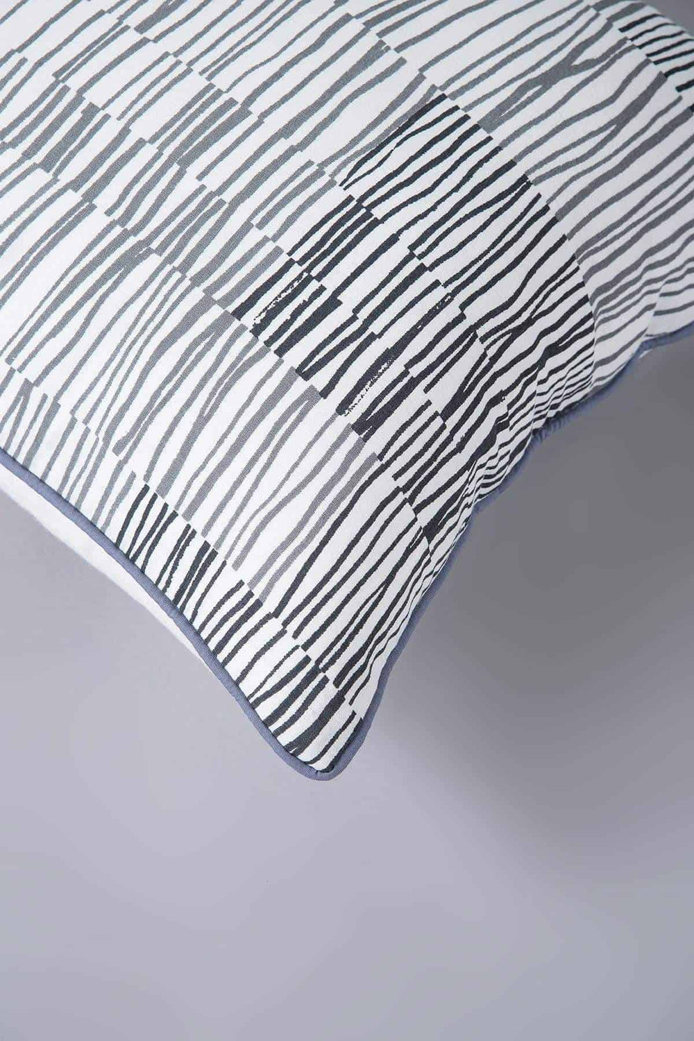 PRINT & PATTERN CUSHIONS Marine Drive Charcoal (41 Cm X 41 Cm) Cushion Cover