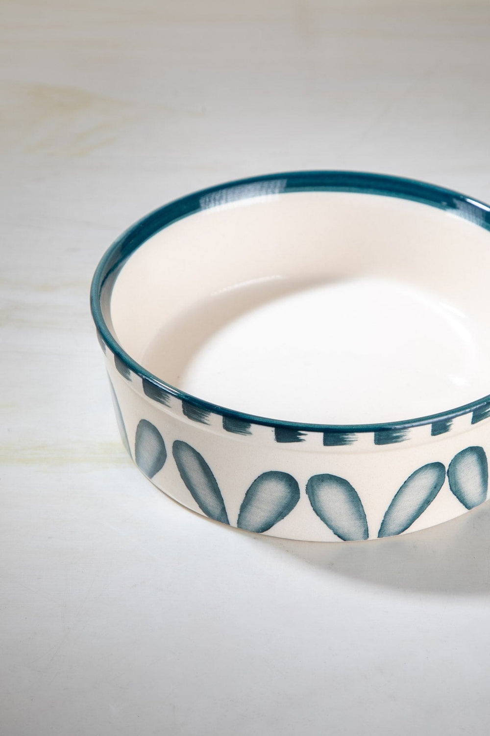 SERVING BOWLS Montane Ceramic Medium Straight Serving Bowl